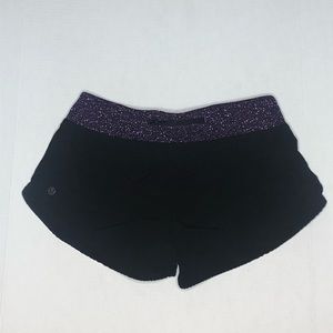 Lululemon Hotty Hot shorts size 6